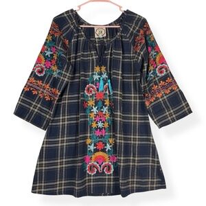A&A Clothing Tunic Top Womens M Medium 3/4 Sleeve Embroidered Plaid Keyhole Neck